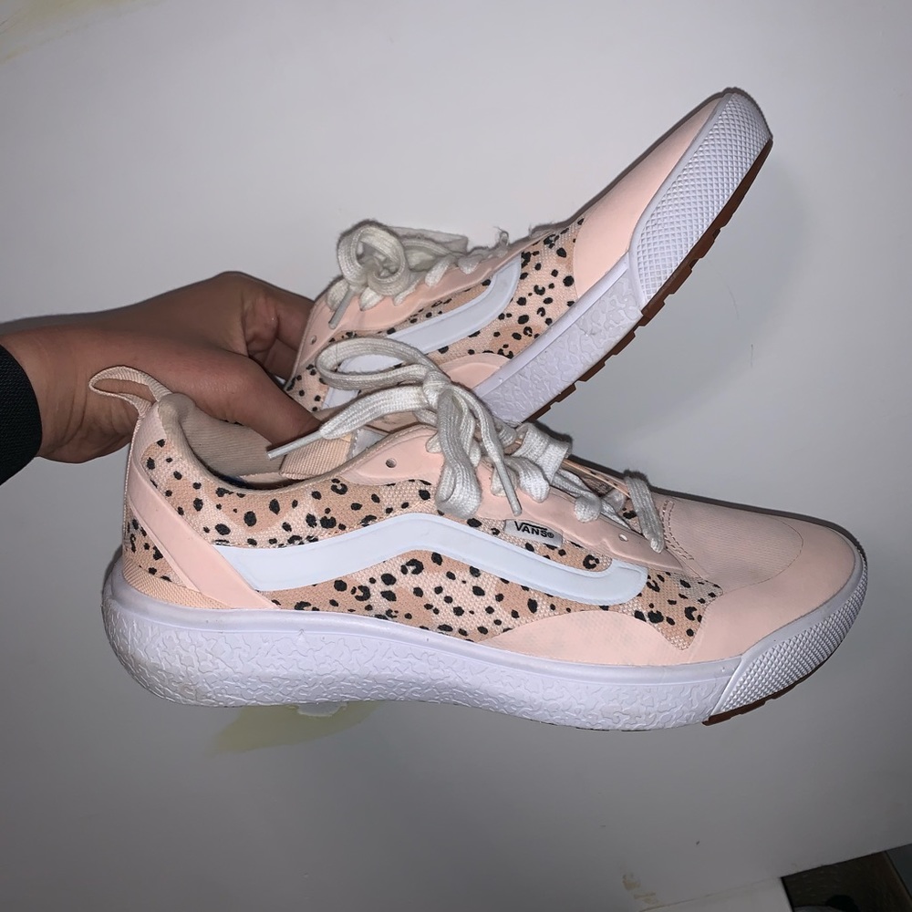 ULTRA RANGE vans